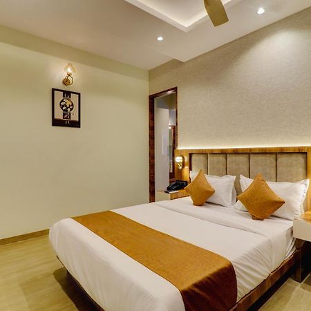 Home2 Studio Apartments Мумбаї Екстер'єр фото