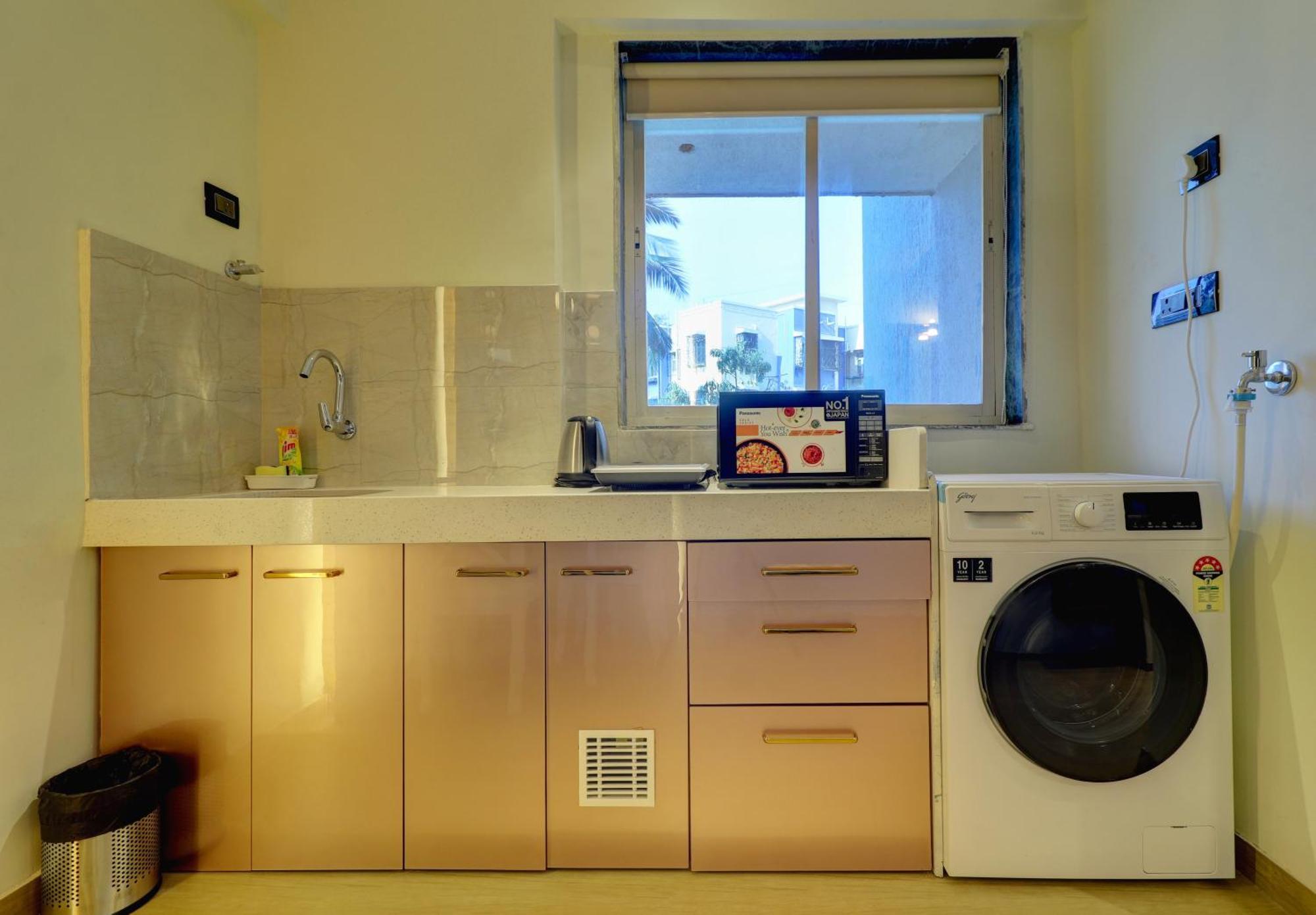 Home2 Studio Apartments Мумбаї Екстер'єр фото