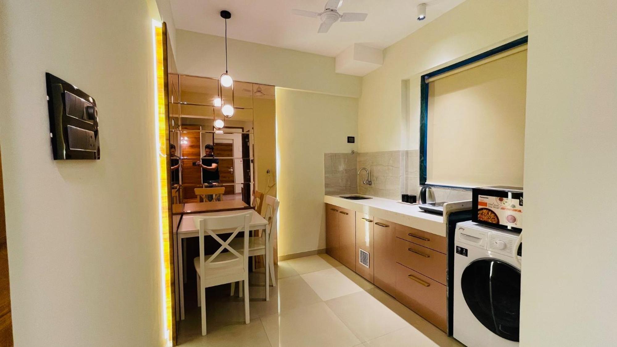 Home2 Studio Apartments Мумбаї Екстер'єр фото