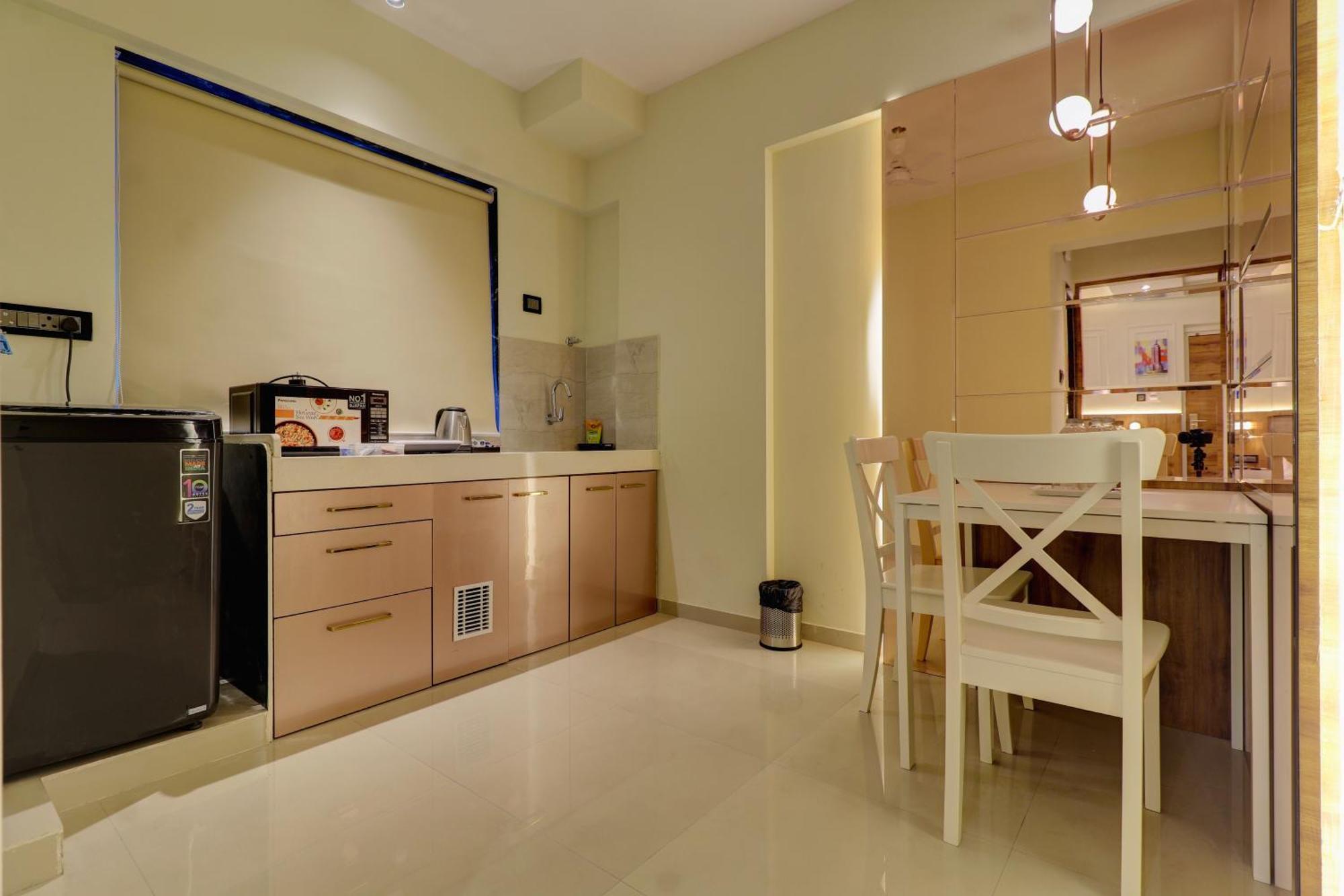 Home2 Studio Apartments Мумбаї Екстер'єр фото