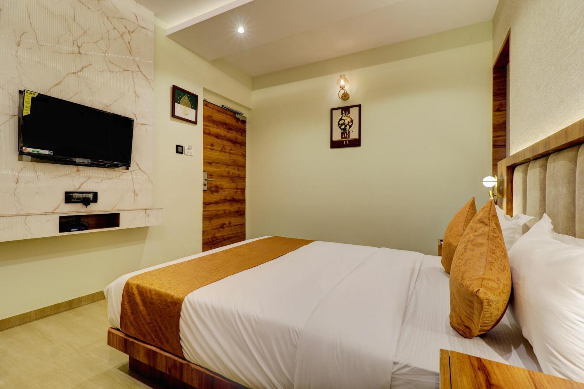 Home2 Studio Apartments Мумбаї Екстер'єр фото
